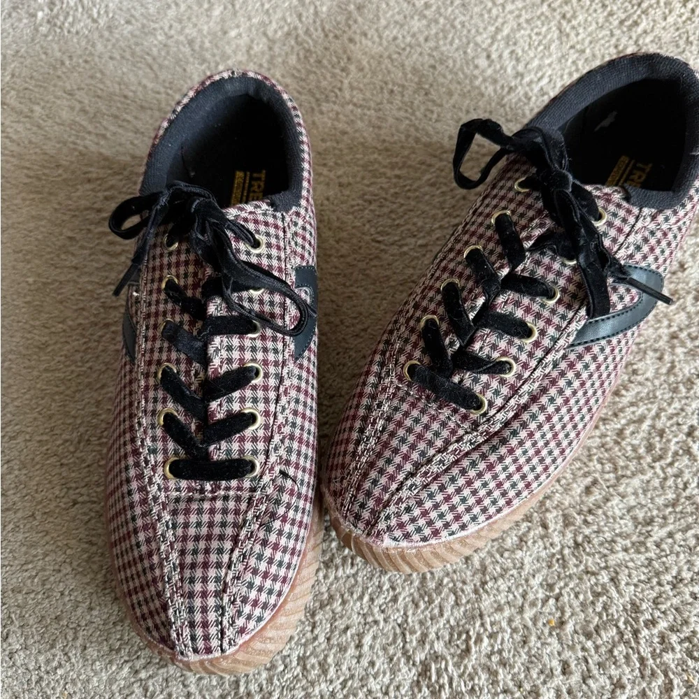 Tretorn Plaid Sneakers with Black Details - Picture 2 of 8